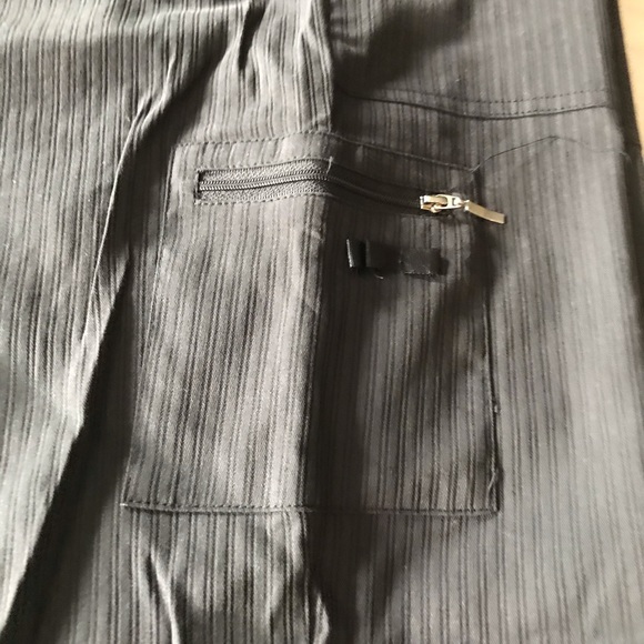 Capris - Picture 3 of 4